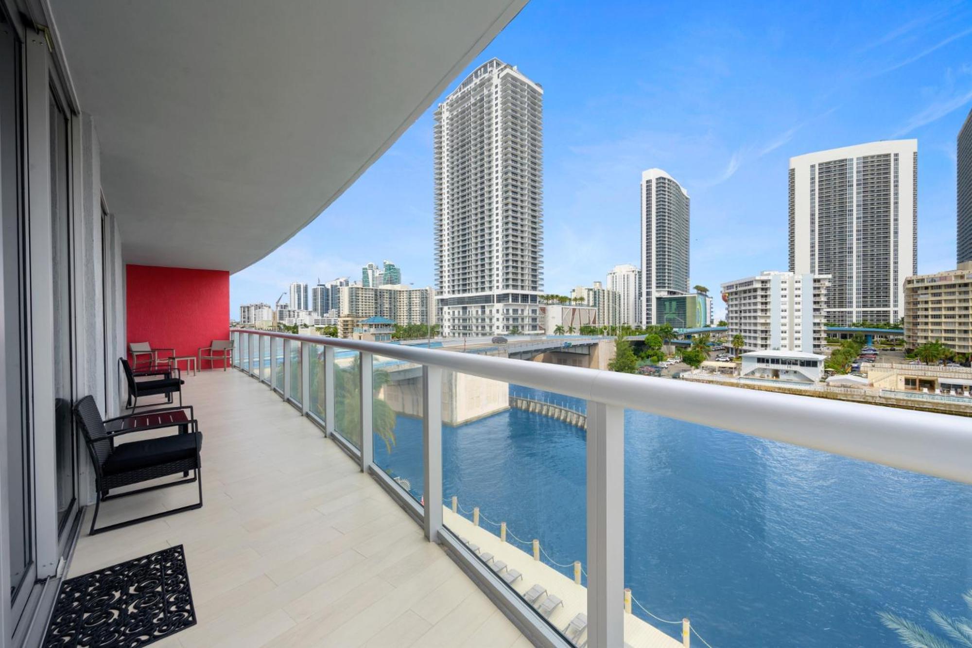 Hallandale Sky Water View 哈兰代尔海滩 外观 照片