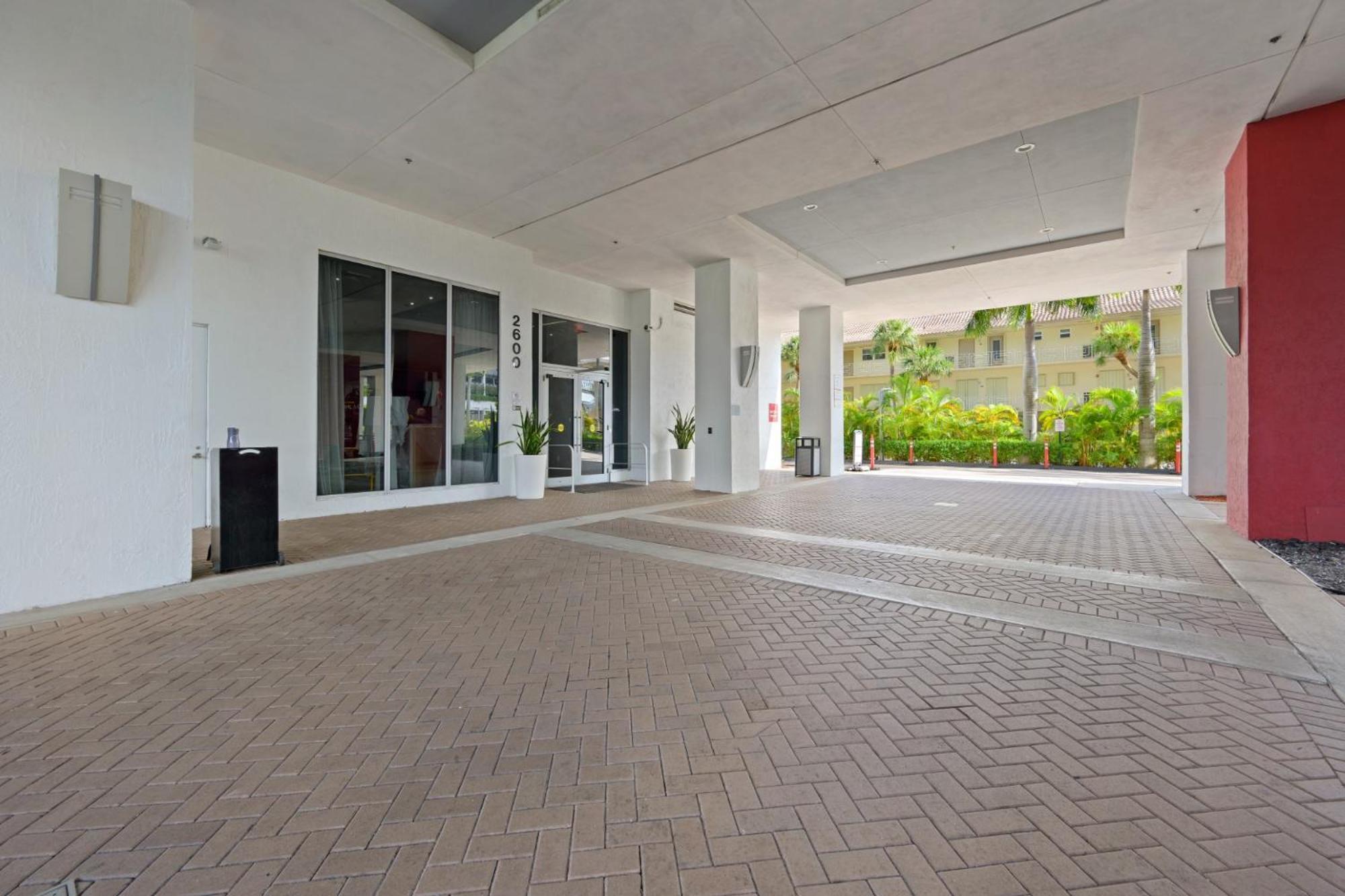 Hallandale Sky Water View 哈兰代尔海滩 外观 照片