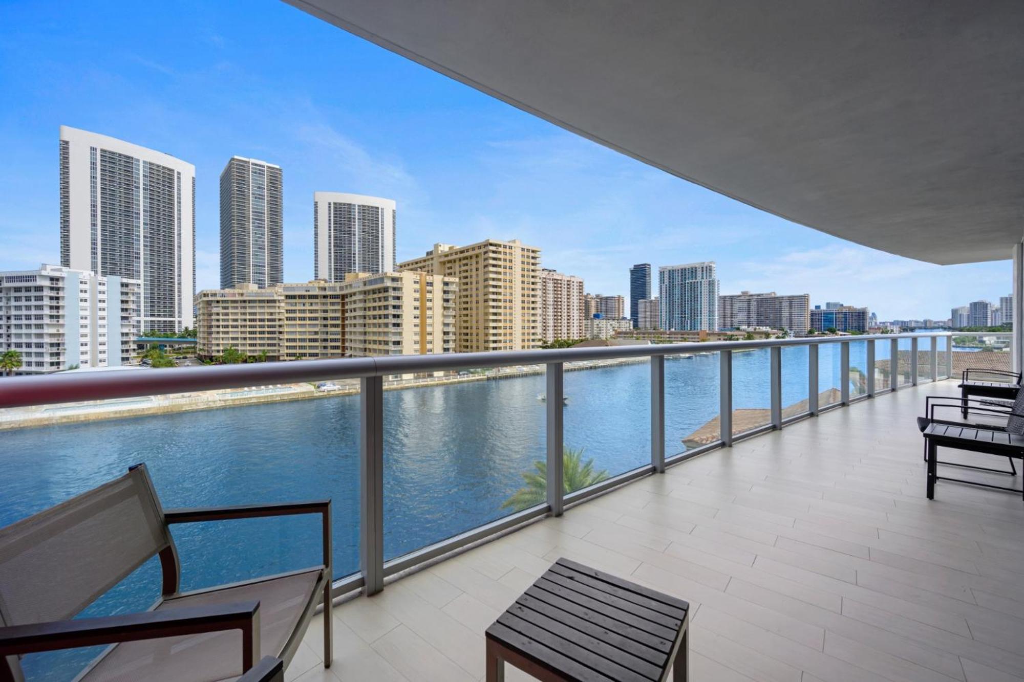 Hallandale Sky Water View 哈兰代尔海滩 外观 照片